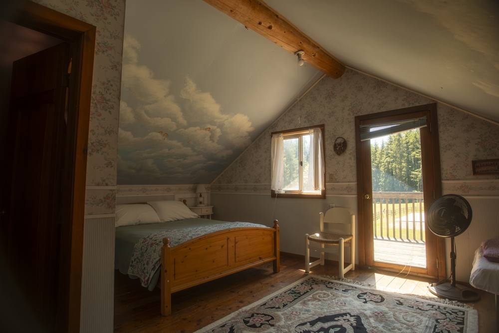 Cloud 9 Room